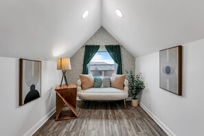 Een televisie en een kantoor