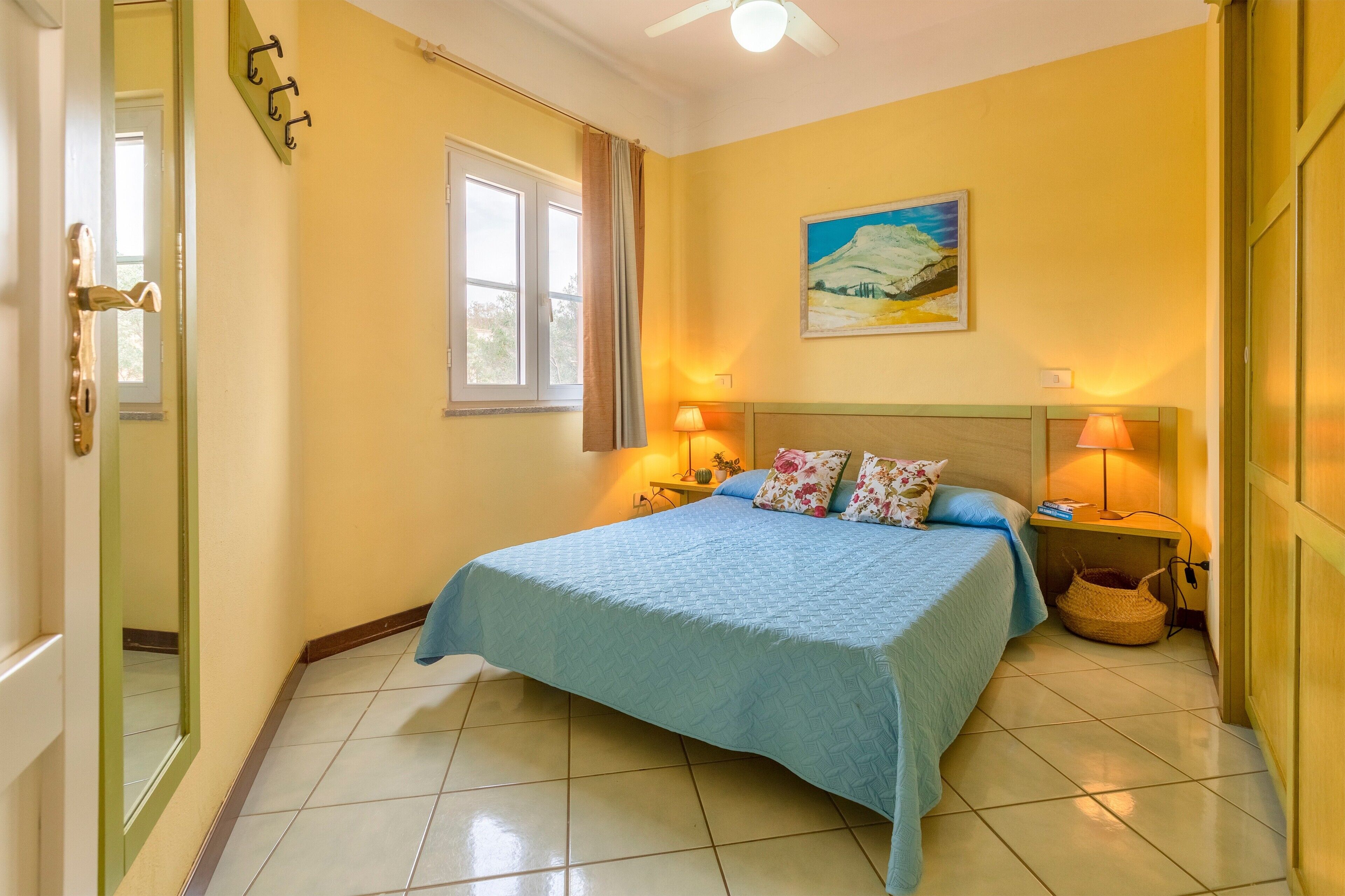 1 soveværelse, strygejern/strygebræt, sengetøj