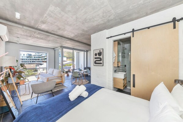 Estúdio básico | Ferros/tábuas de passar roupa, roupa de cama