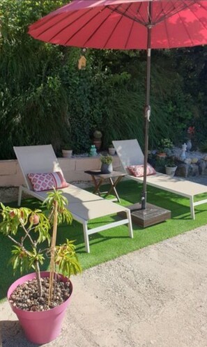 Terrace/patio - Mon gîte à Pélasque, meublé de tourisme classé, 45 minutes de l'aéroport de Nice (Lantosque)