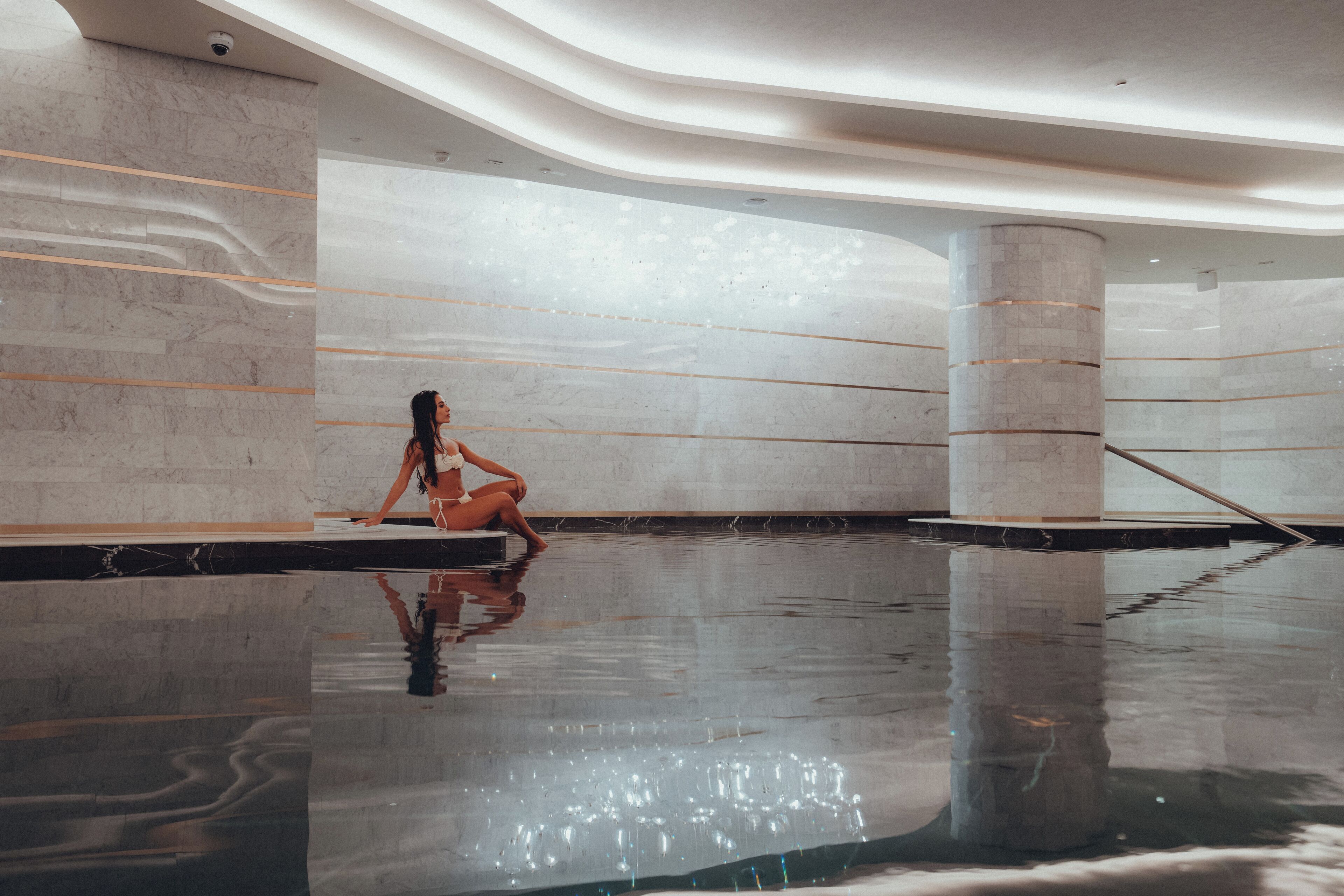 室内游泳池，室外游泳池，收费帐篷屋，池畔遮阳伞