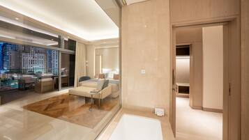 Literie de qualité, couette en duvet, lit avec matelas à plateau-coussin