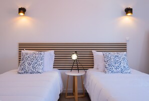 3 bedrooms, in-room safe, iron/ironing board, travel cot - Vila da Pesca House (Rabo de Peixe)