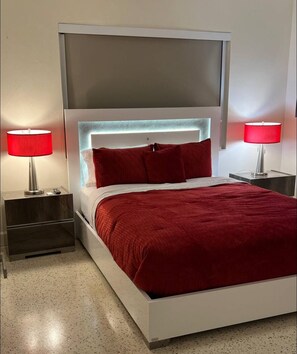 3 habitaciones, tabla de planchar con plancha, wifi y ropa de cama 
