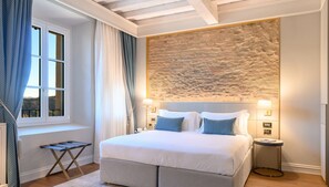 5 bedrooms, iron/ironing board, free WiFi, bed sheets