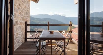 Parnassus Woodstone Chalet