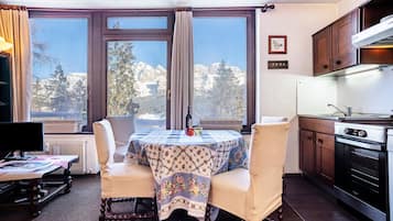 Frigorifero, forno, piano cottura, lavastoviglie