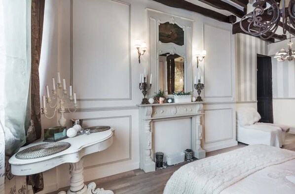 1 slaapkamer, een strijkplank/strijkijzer, gratis wifi, beddengoed