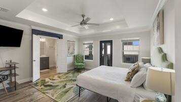 4 bedrooms, in-room safe, desk, iron/ironing board