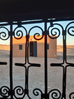 Twin Room | Bed sheets - Sahara Peace camp (M'Hamid El Ghizlane)