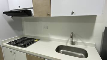 Junior Suite, 2 Bedrooms | Private kitchen