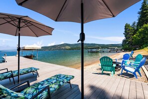 Terrace/patio - Lakefront Luxury -June Special - Private Beach & dock near Sandpoint (Sagle)
