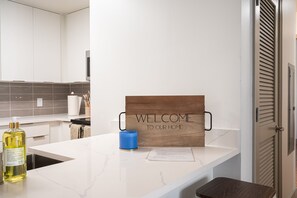 Microwave, oven, stovetop, dishwasher - Comfy and cozy retreat right in the heart of the Queen City! (Charlotte)