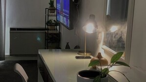 Studio | Interior - Best Luxurious Studio in City, No Loadshedding (Cape Town)