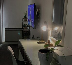 Studio | Interior - Best Luxurious Studio in City, No Loadshedding (Cape Town)