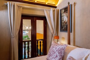 5 chambres, fer et planche à repasser, Wi-Fi, draps fournis