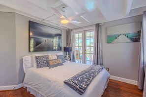 2 室のベッドルーム、旅行用ベビーベッド、WiFi (無料)、ベッドシーツ