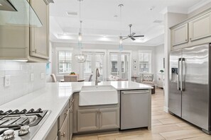 Fridge, microwave, oven, stovetop - Quick Beach Access - 2 Pools ~ Golf Cart ~ Bikes (Inlet Beach)