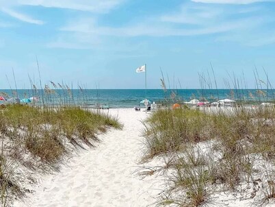 Beach Cottage- Dog-Friendly - Steps to Beach - Orange Beach