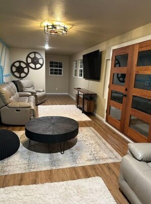 Living area - Comfy Lake House

 (East Tawakoni)