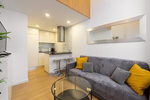 TV - GuestReady - King House 3 (Boavista)