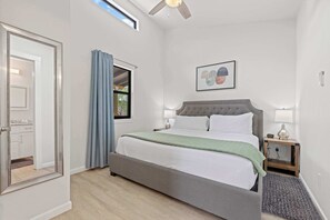1 habitación, tabla de planchar con plancha, wifi gratis y ropa de cama 