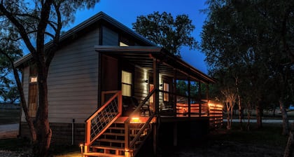 Verbena Waterfront with Hot Tub