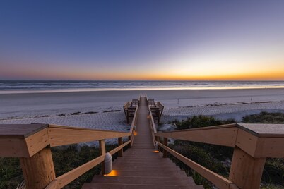 Oceanfront 3BR,Game Room, Crescent Beach Retreat!