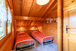 2 soverom, strykejern/-brett og wi-fi (inkludert)