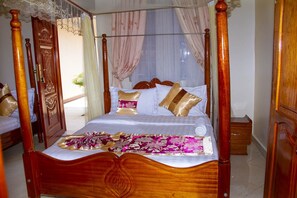 2 bedrooms, in-room safe, iron/ironing board, free WiFi