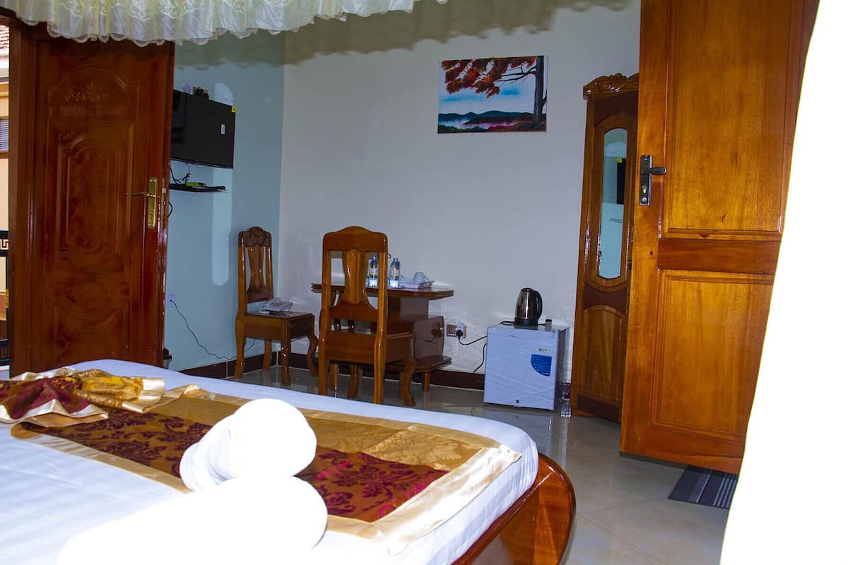 In-room safe, iron/ironing board, free WiFi
