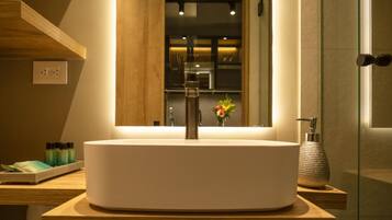 Apartamento (A1) | Baño | Ducha, toallas, jabón y champú