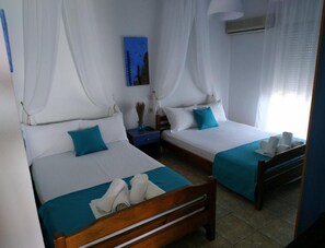 Escritorio, cortinas blackout, sistema de insonorización y wifi gratis 