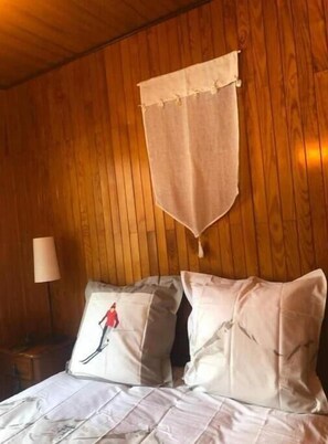 2 chambres, fer et planche à repasser, lit parapluie, Wi-Fi gratuit