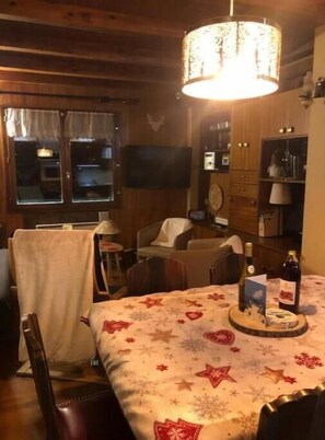 Dining - Chalet de Montagne Pierre et Gaby (Saint-Jean-d'Aulps)
