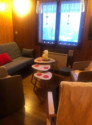 Smart TV, fireplace, DVD player, books - Chalet de Montagne Pierre et Gaby (Saint-Jean-d'Aulps)