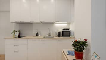 Apartment | Private kitchen | Mini-fridge, microwave, stovetop, espresso maker