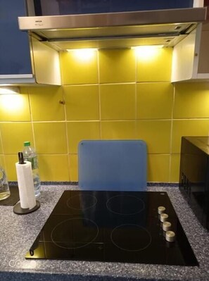 Fridge, microwave, oven, stovetop - Aramis Colibri 72m2, lit King-size, Baignoire duo (Paris)