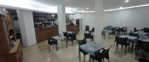 Dining - Appartement 90m2, Lumineux, Climatisé, Tout Confort, vue Mer, Toutes Commodités (Benalmádena)