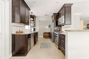 Fridge, microwave, oven, stovetop - Hibiscus Hideaway: Private Pool, Bikes & Beach Fun (Satellite Beach)