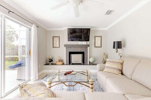 スマートテレビ、書斎 / ワークスペース