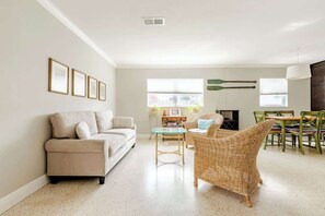 スマートテレビ、書斎 / ワークスペース