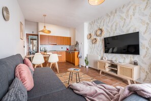 TV, fireplace - Superior Apartment with Terrace E: Mountain Views, Private Terrace & Wi-Fi (Sierra Nevada)