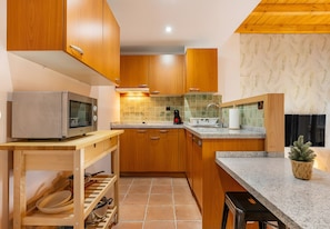 Coffee/tea maker, fridge, microwave, stovetop - Superior Apartment with Terrace E: Mountain Views, Private Terrace, and Wi-Fi (Sierra Nevada)