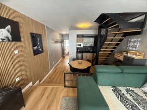 TV, fireplace - Superior Apartment with Terrace E: Mountain Views, Private Terrace & Wi-Fi (Sierra Nevada)