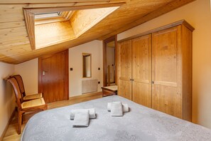 3 chambres, fer et planche à repasser, Wi-Fi gratuit, draps fournis