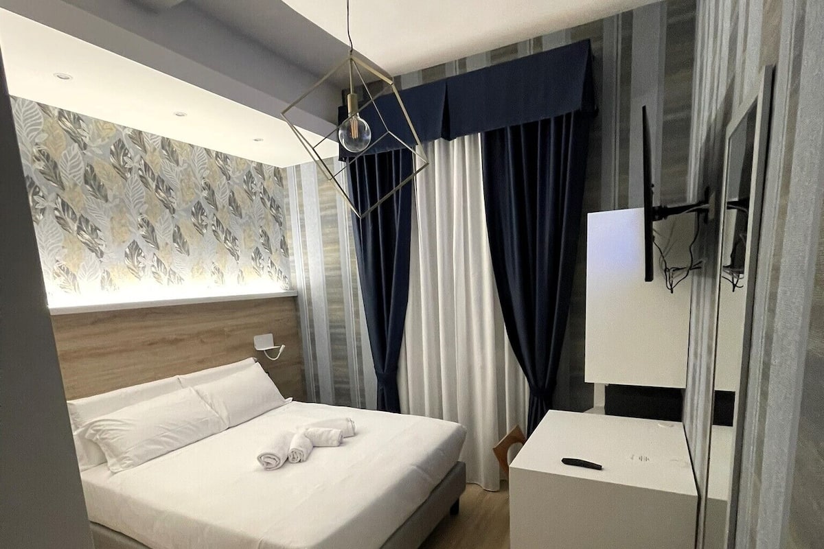 Deluxe Double Room | 1 bedroom, premium bedding, pillow-top beds, in-room safe