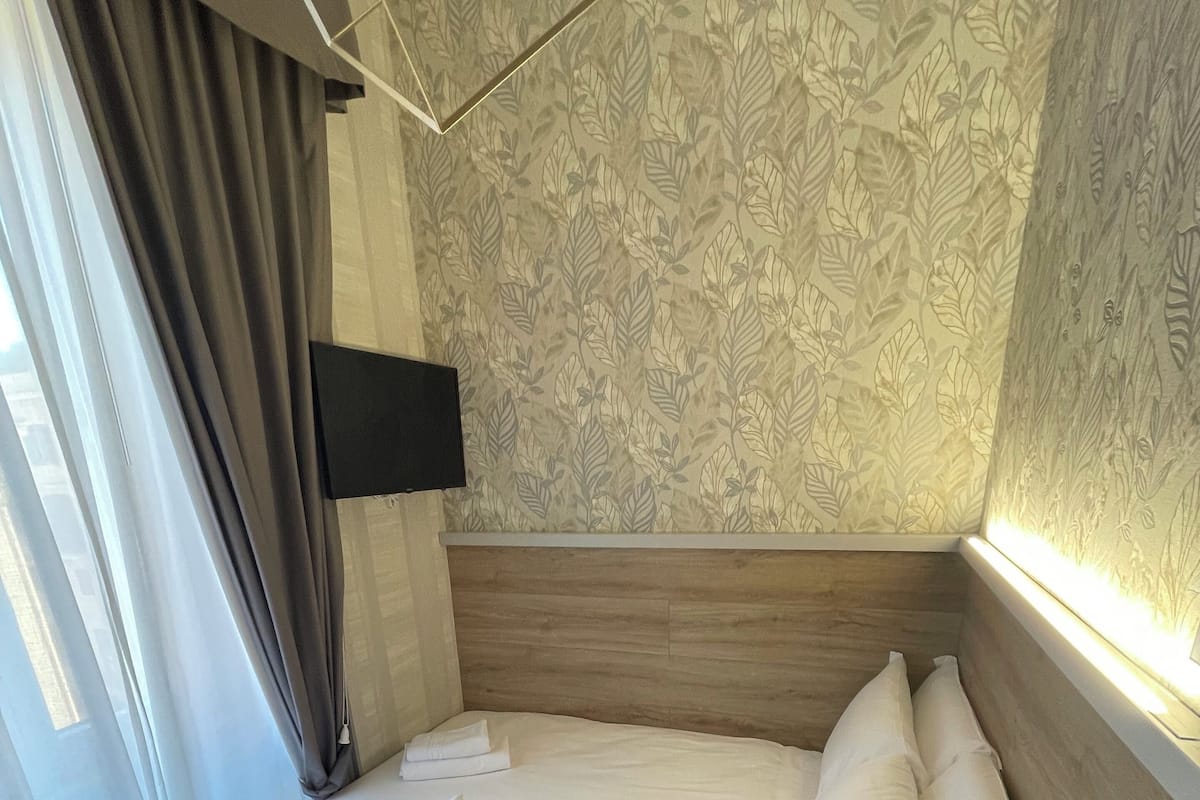 Economy Single Room | 1 bedroom, premium bedding, pillow-top beds, in-room safe