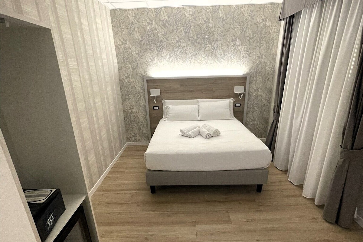 Queen Room | 1 bedroom, premium bedding, pillow-top beds, in-room safe