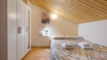 3 soverom, strykejern/-brett, wi-fi (inkludert) og sengetøy